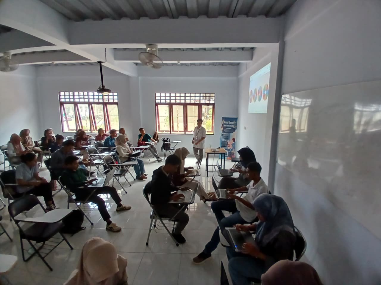 Praktikum Aplikasi Komputer T.A 2025/2026