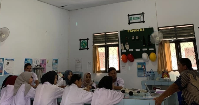 Praktikum Laboratorium Kesehatan & Keselamtan Kerja (K3) T.A 2024/2025